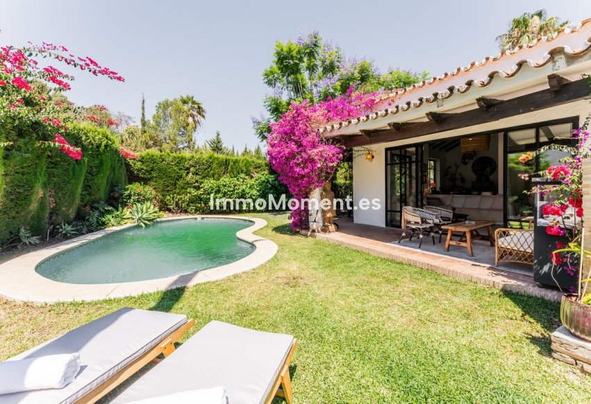 Reventa - Villa independiente - Estepona  - Atalaya