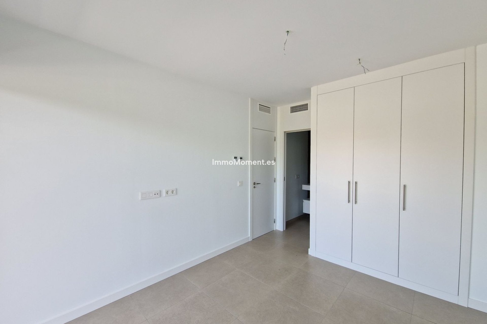 Reventa - Villa independiente - Estepona  - Atalaya