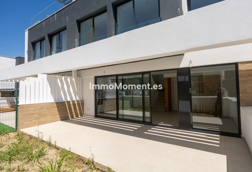 Reventa - Villa independiente - Estepona  - Atalaya