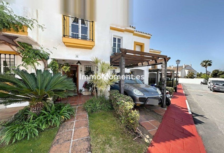 Reventa - Villa independiente - Estepona  - Atalaya