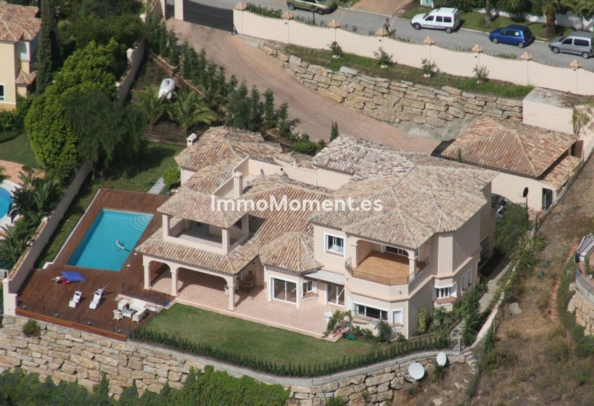 Reventa - Villa independiente - Estepona  - Atalaya