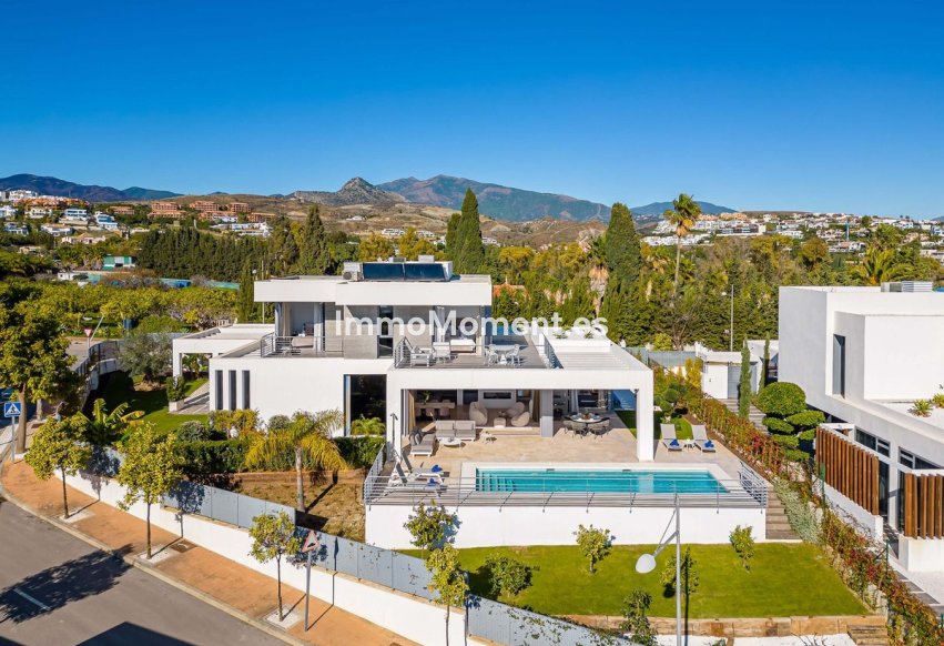 Reventa - Villa independiente - Estepona  - Cancelada