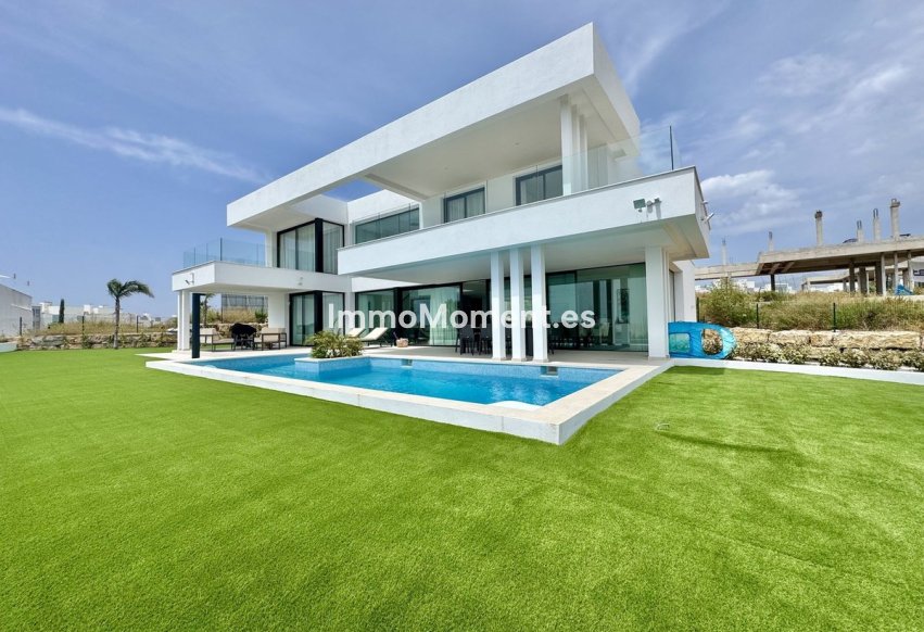 Reventa - Villa independiente - Estepona  - Cancelada