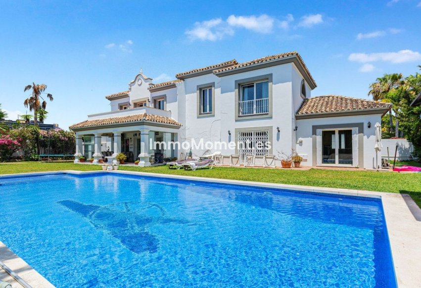 Reventa - Villa independiente - Estepona  - Costalita