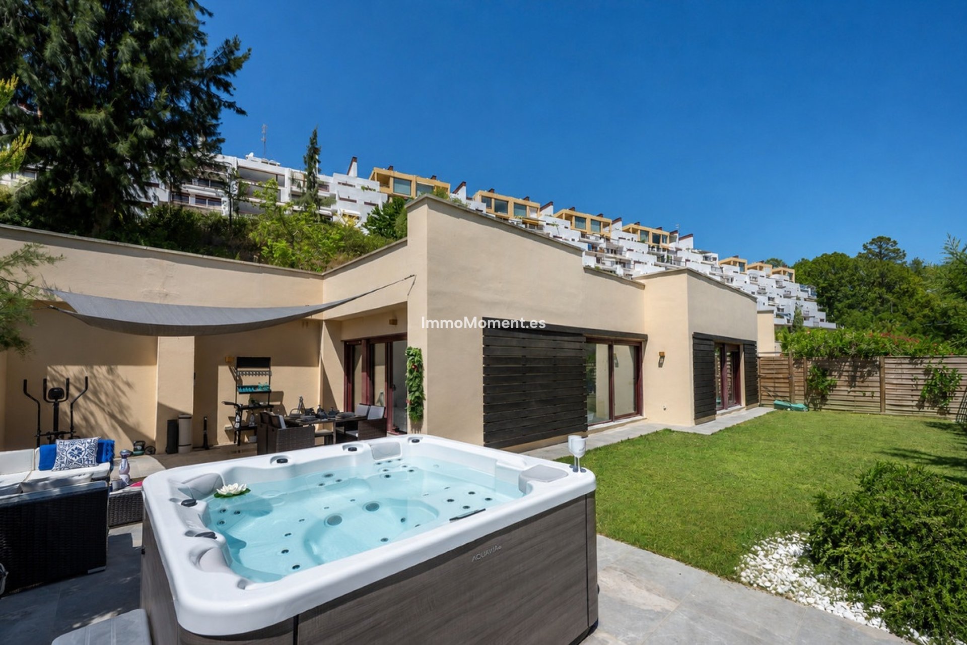 Reventa - Villa independiente - Estepona  - Estepona Centro
