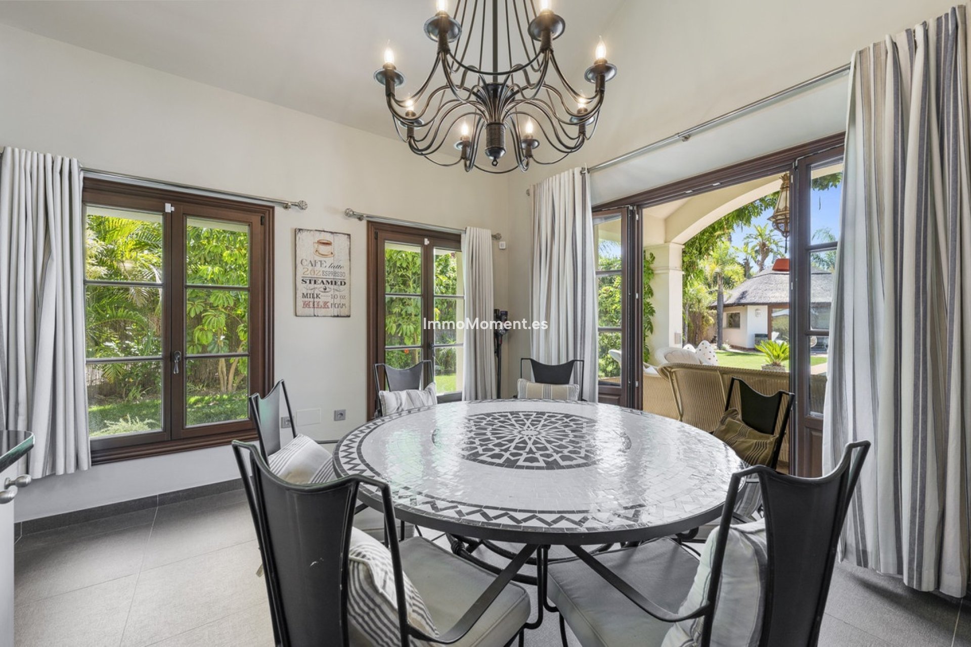 Reventa - Villa independiente - Estepona  - Estepona Centro
