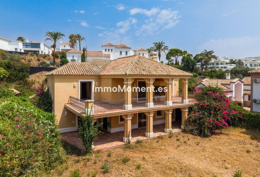 Reventa - Villa independiente - Estepona  - Estepona Centro