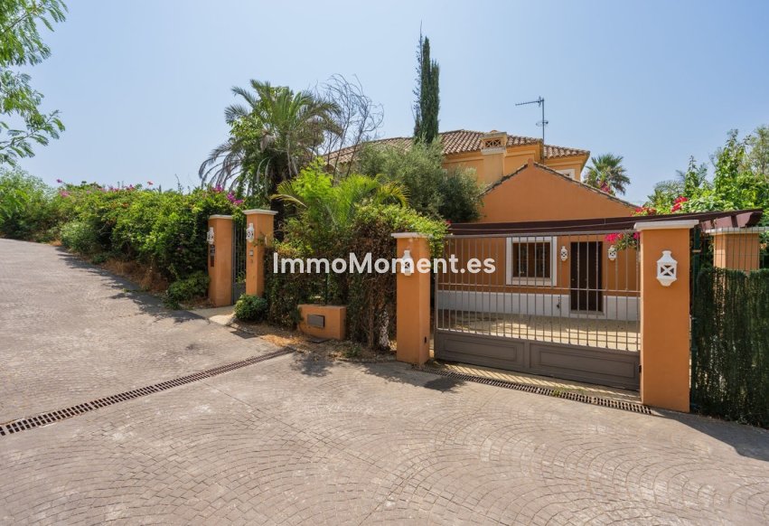 Reventa - Villa independiente - Estepona  - Estepona Centro