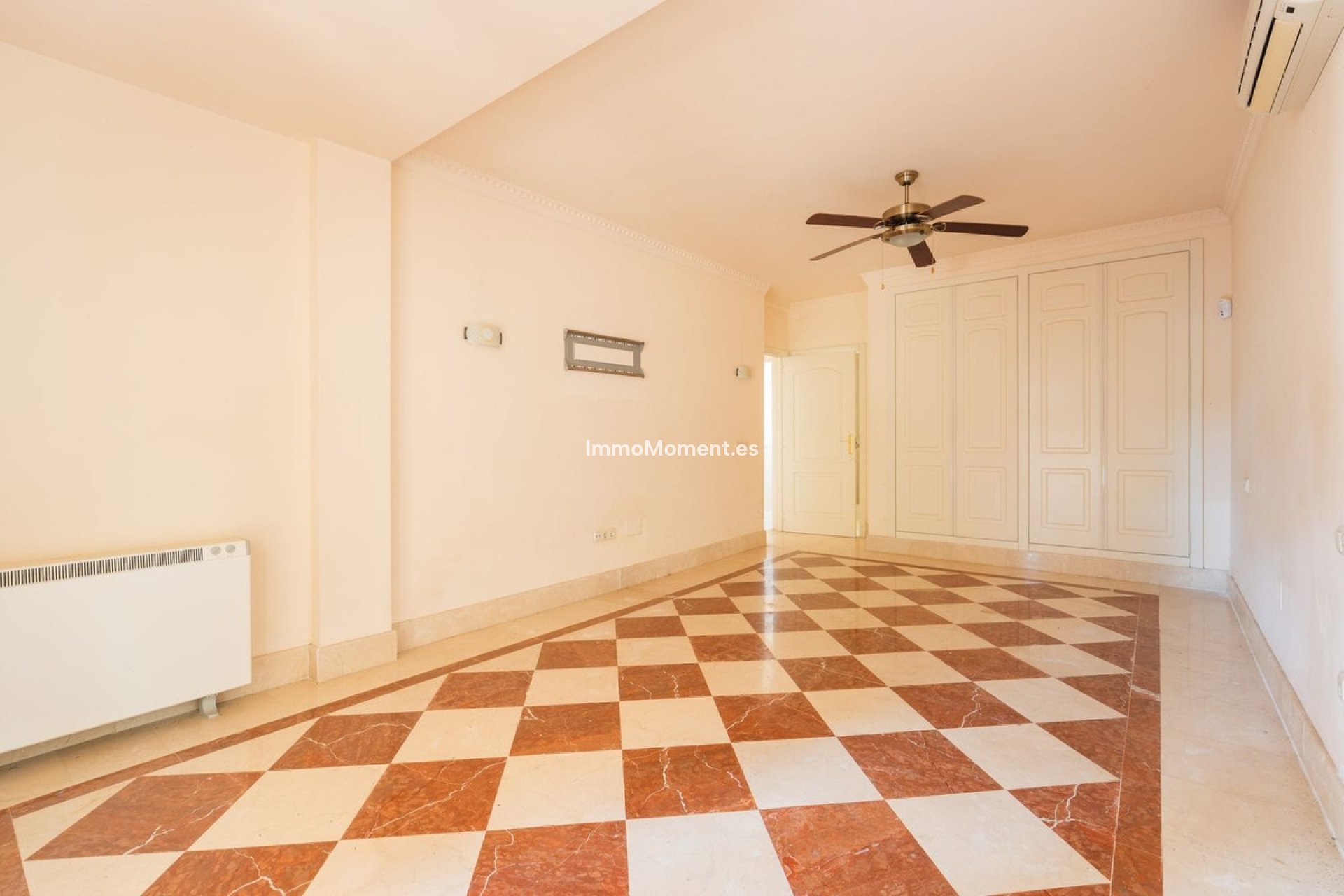 Reventa - Villa independiente - Estepona  - Estepona Centro