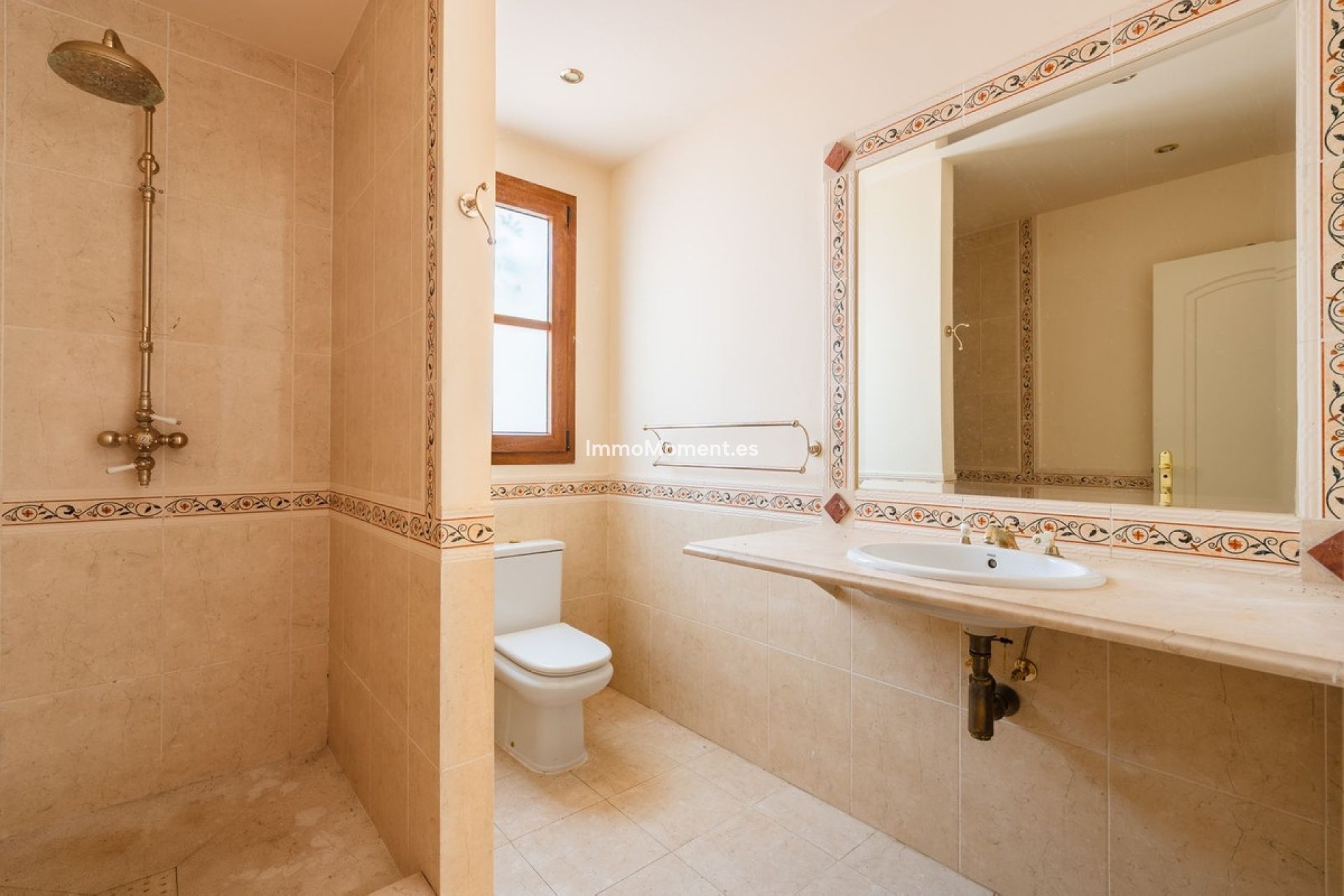 Reventa - Villa independiente - Estepona  - Estepona Centro