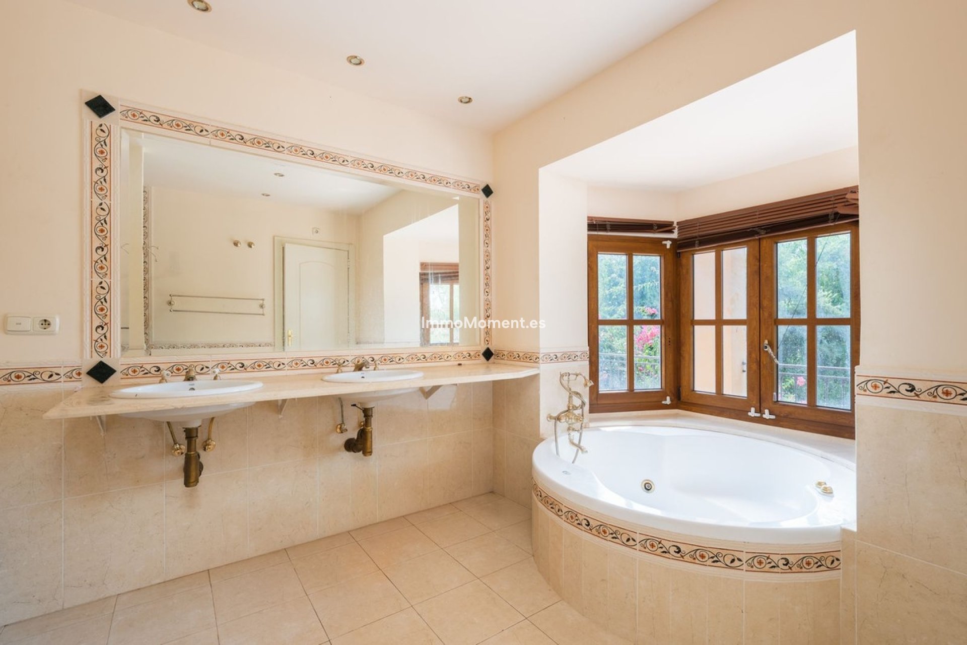 Reventa - Villa independiente - Estepona  - Estepona Centro