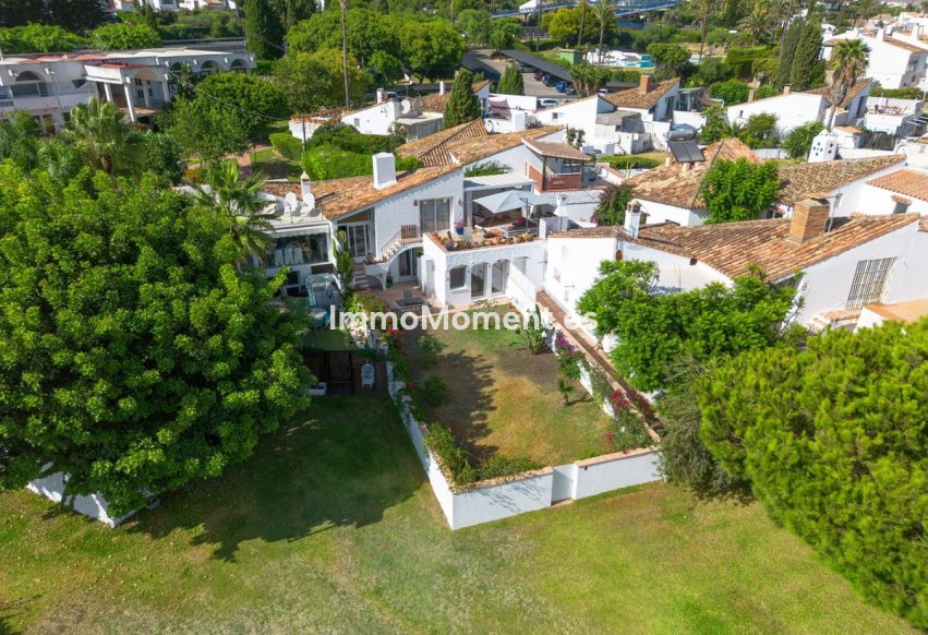 Reventa - Villa independiente - Estepona  - Estepona Centro