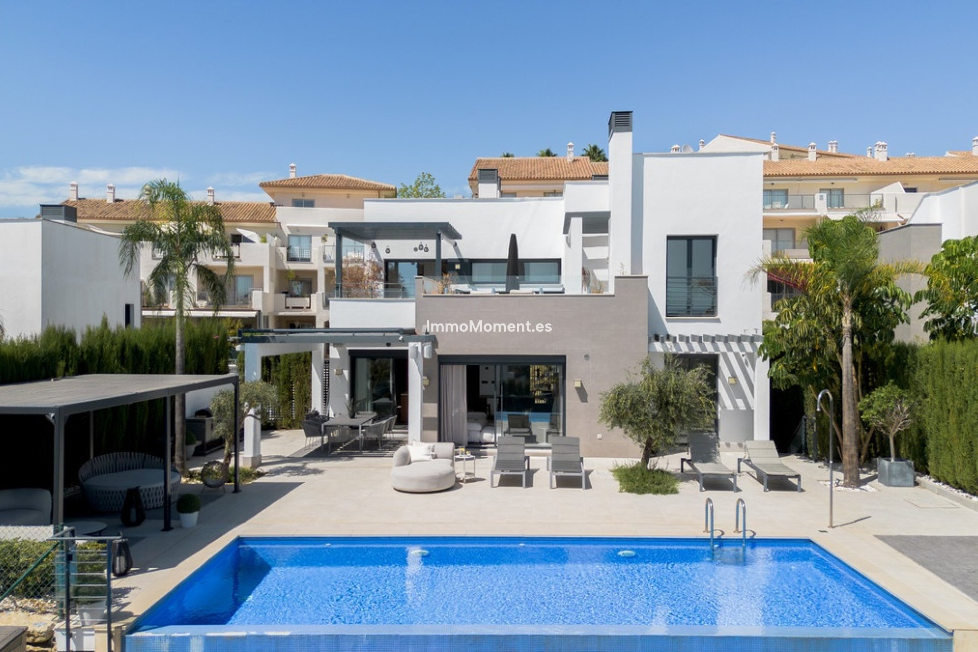 Reventa - Villa independiente - Estepona  - Estepona Centro