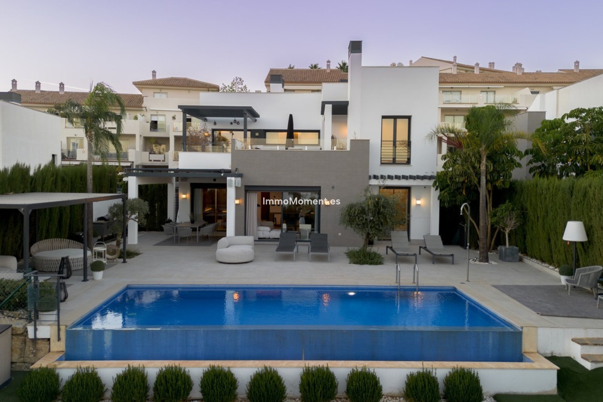 Reventa - Villa independiente - Estepona  - Estepona Centro
