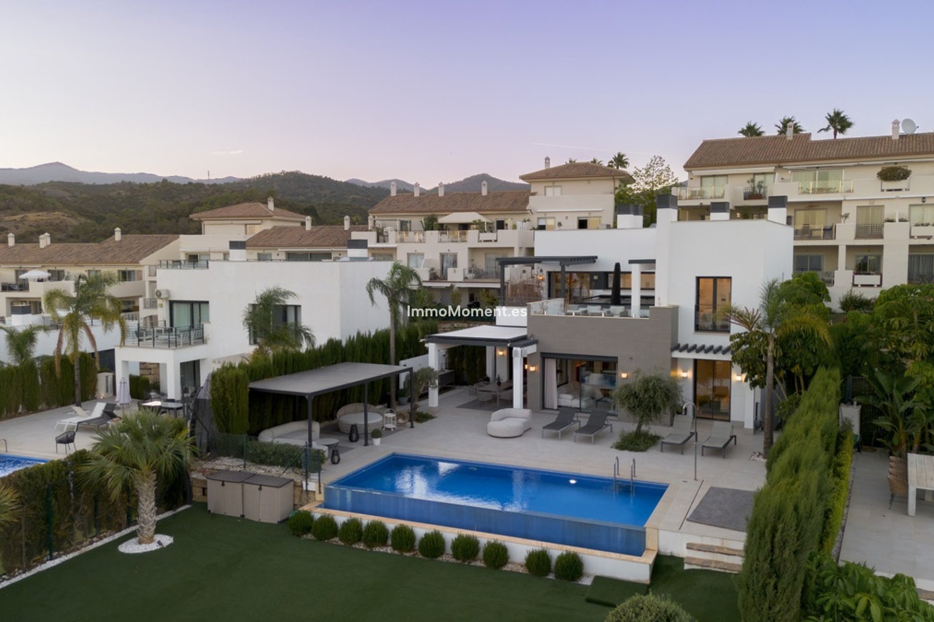 Reventa - Villa independiente - Estepona  - Estepona Centro