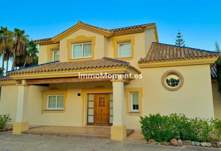 Reventa - Villa independiente - Estepona  - Estepona Centro