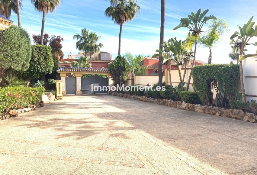 Reventa - Villa independiente - Estepona  - Estepona Centro