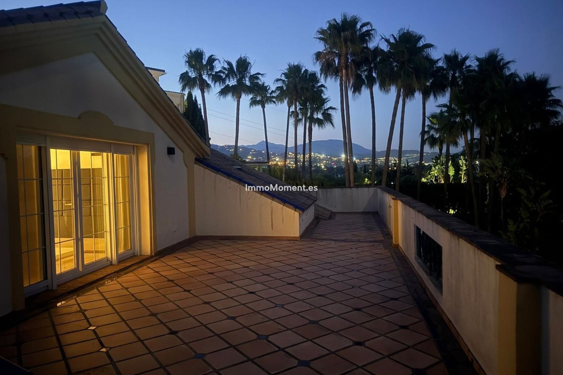 Reventa - Villa independiente - Estepona  - Estepona Centro