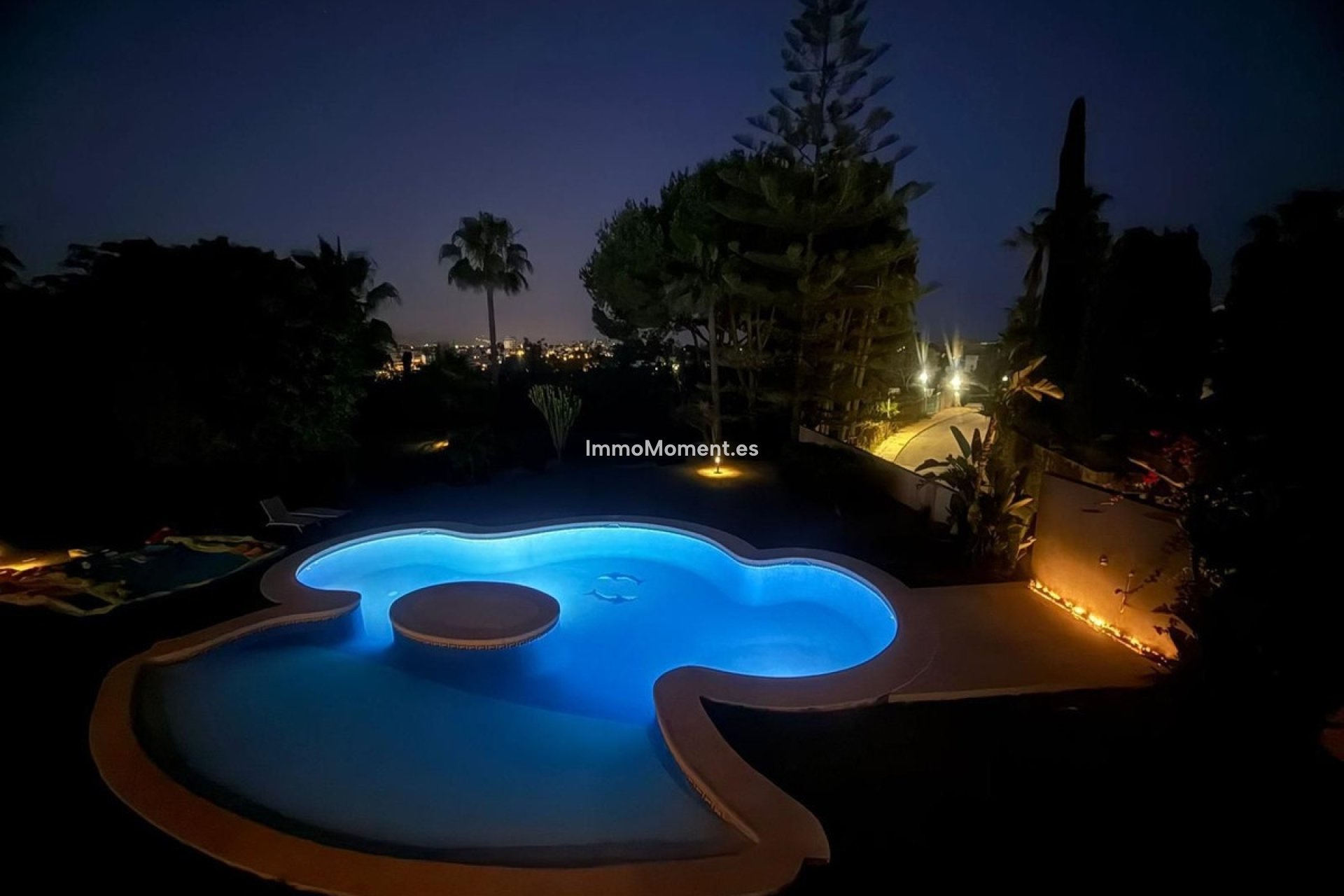 Reventa - Villa independiente - Estepona  - Estepona Centro