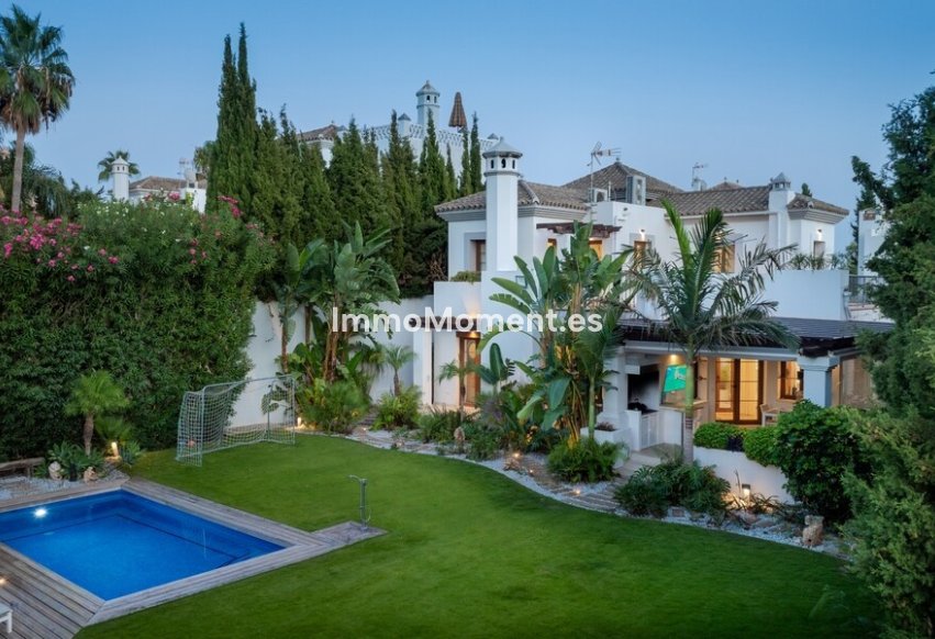 Reventa - Villa independiente - Estepona  - Estepona Centro
