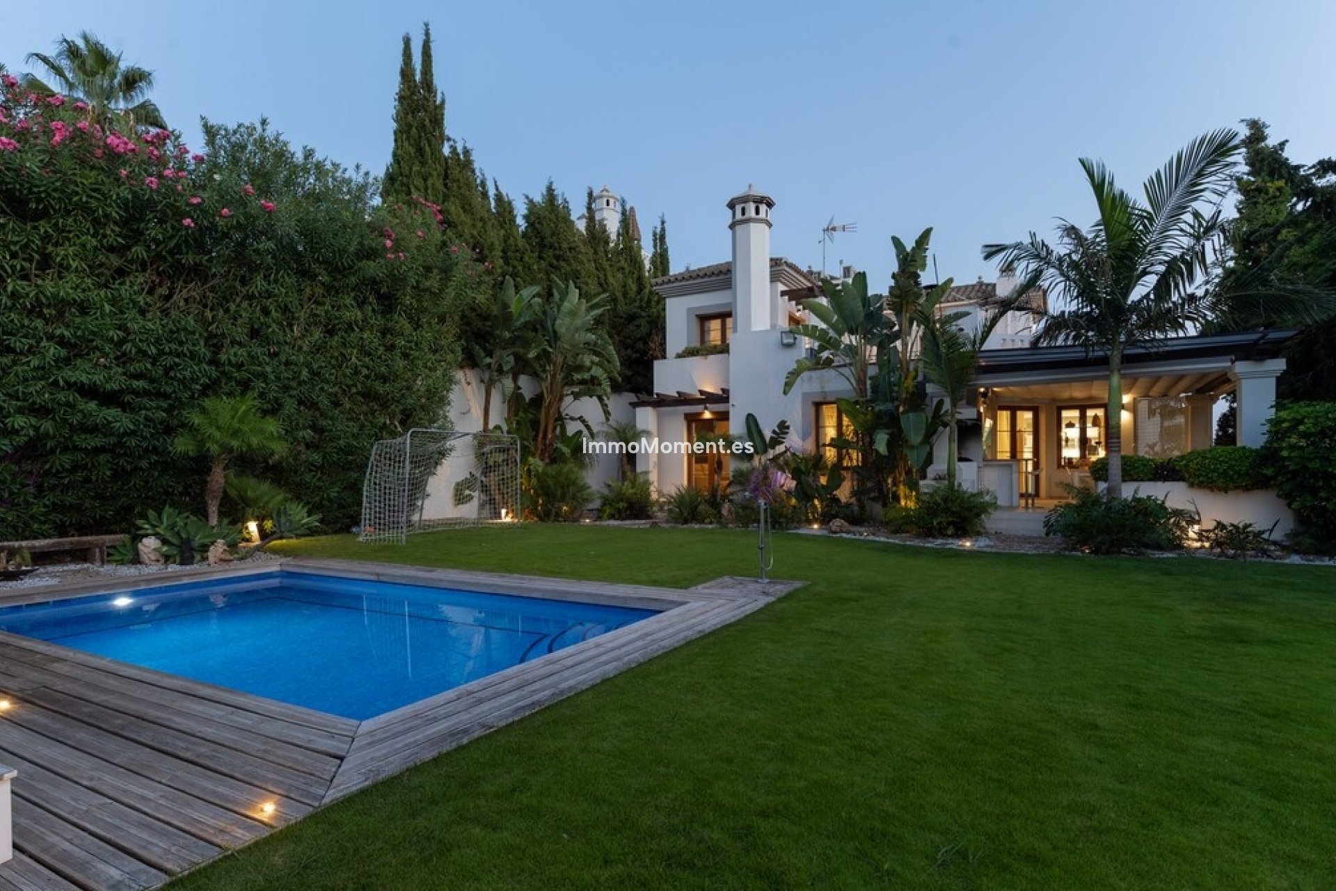 Reventa - Villa independiente - Estepona  - Estepona Centro
