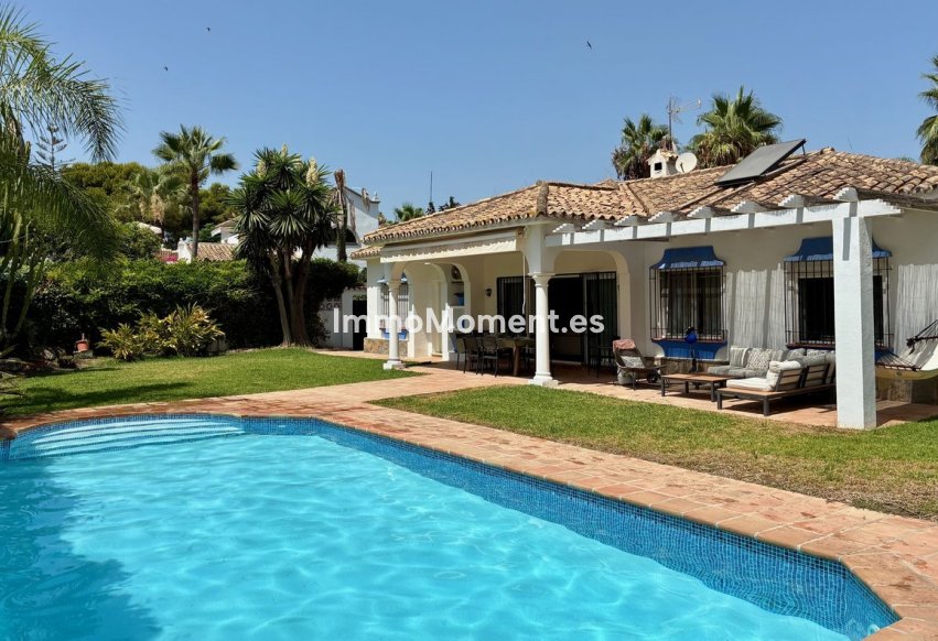 Reventa - Villa independiente - Estepona  - Estepona Centro