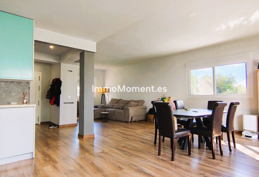 Reventa - Villa independiente - Estepona  - Estepona Centro