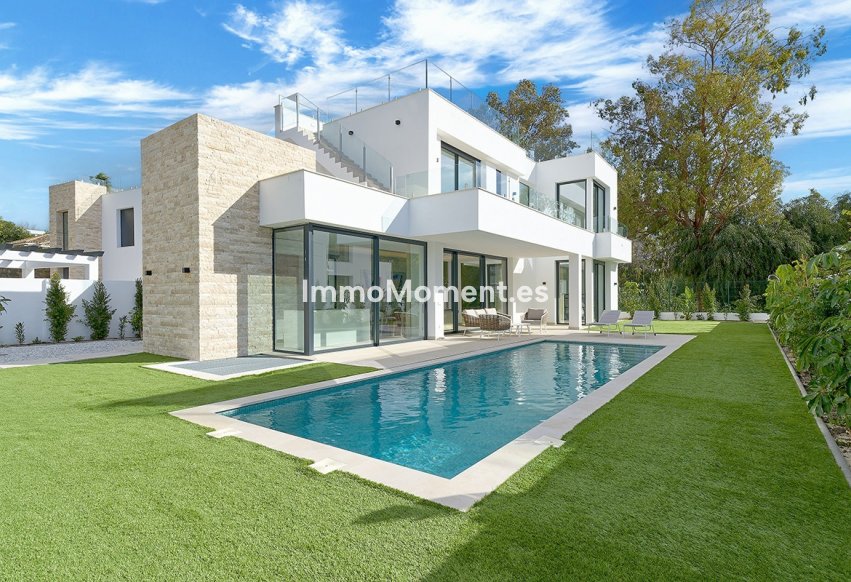 Reventa - Villa independiente - Estepona  - Estepona Centro