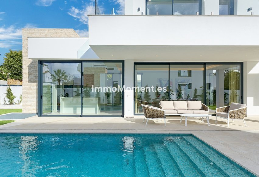 Reventa - Villa independiente - Estepona  - Estepona Centro