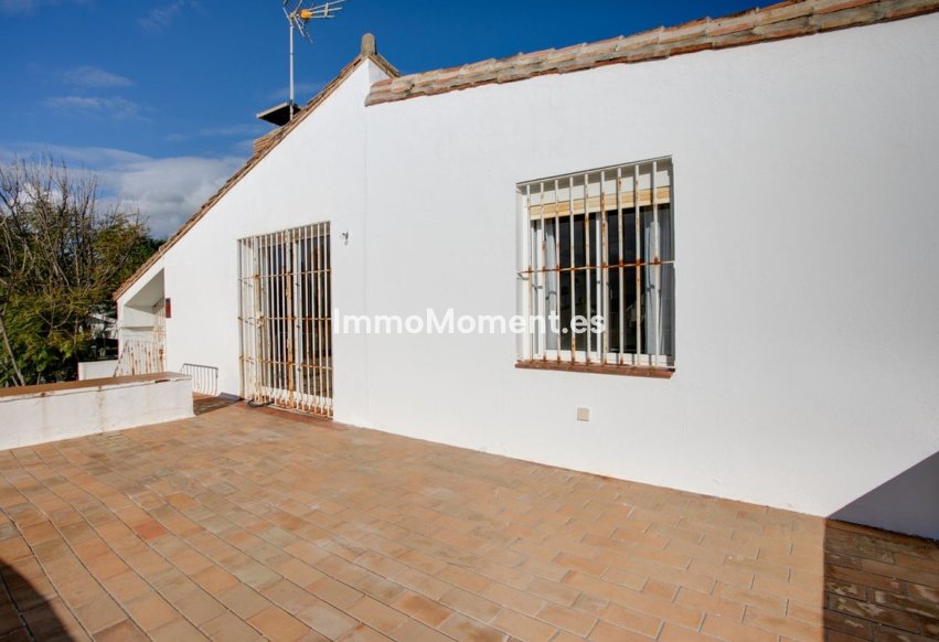 Reventa - Villa independiente - Estepona  - Estepona Centro