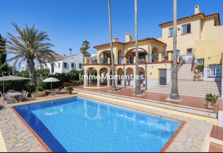 Reventa - Villa independiente - Estepona  - Estepona Centro