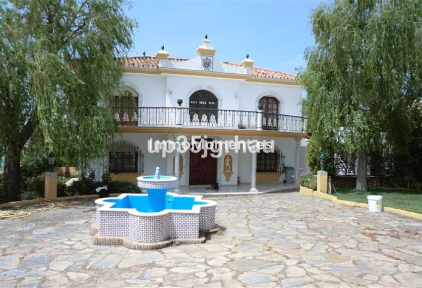Reventa - Villa independiente - Estepona  - Estepona Centro