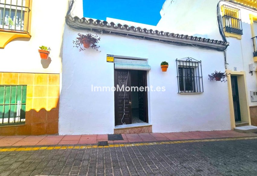 Reventa - Villa independiente - Estepona  - Estepona Centro