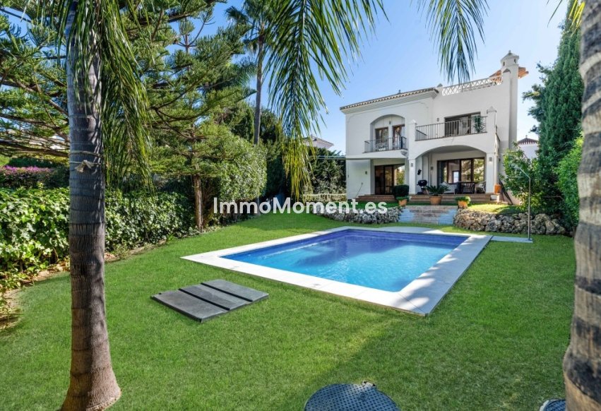 Reventa - Villa independiente - Estepona  - Estepona Centro