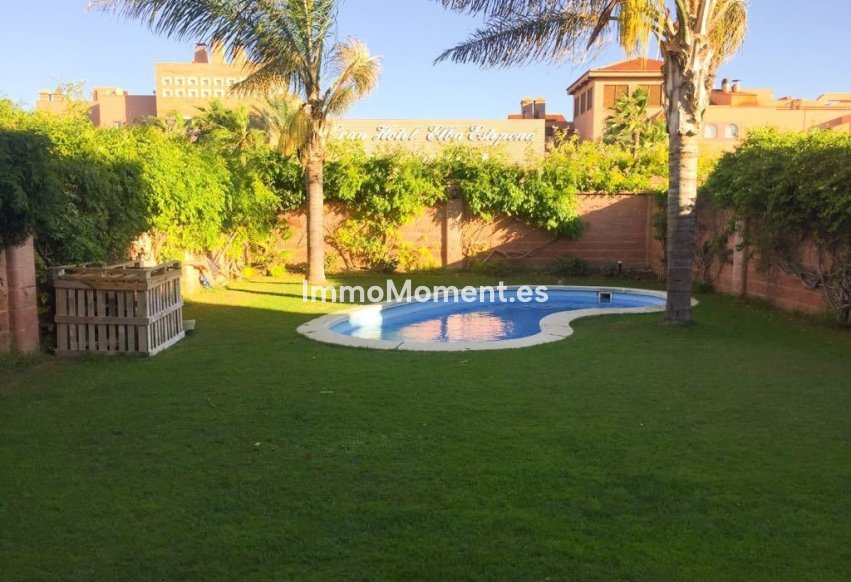 Reventa - Villa independiente - Estepona  - Estepona Centro