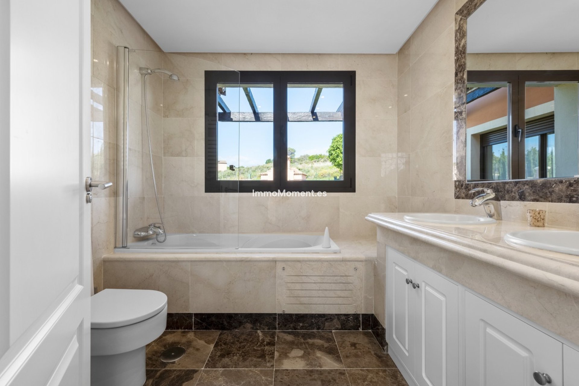 Reventa - Villa independiente - Estepona  - Estepona Centro
