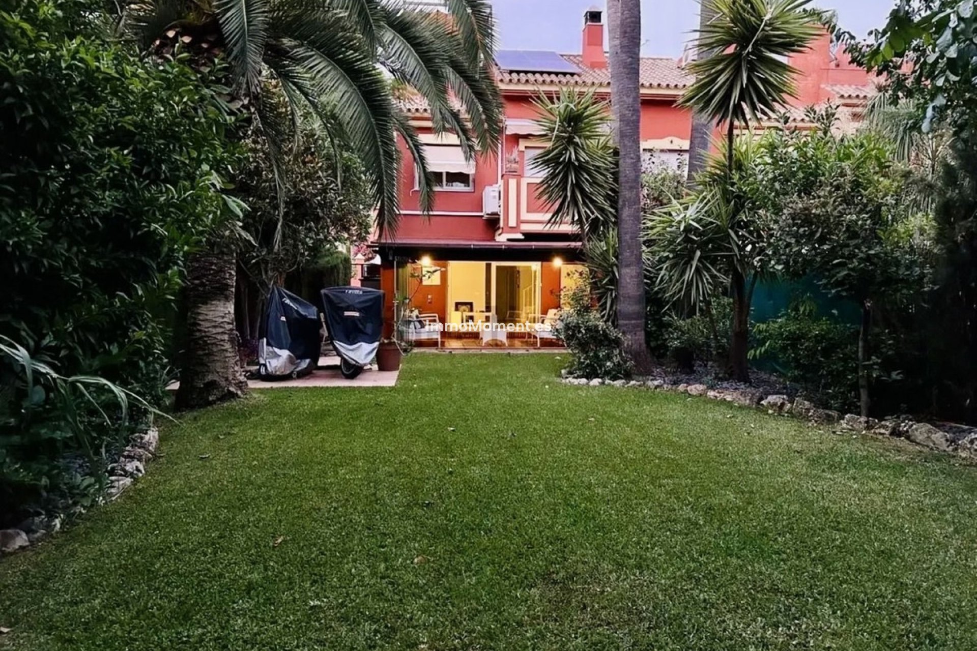 Reventa - Villa independiente - Estepona  - Estepona Centro