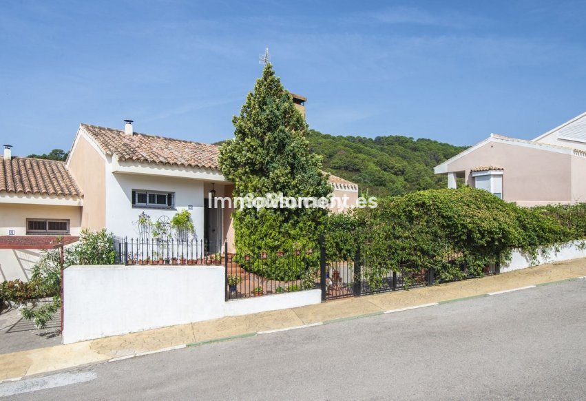 Reventa - Villa independiente - Estepona  - Estepona Centro