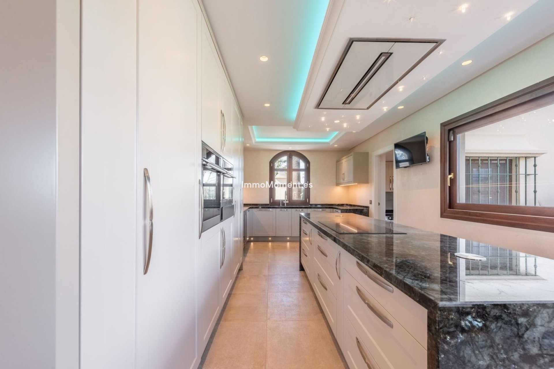 Reventa - Villa independiente - Estepona  - Estepona Centro