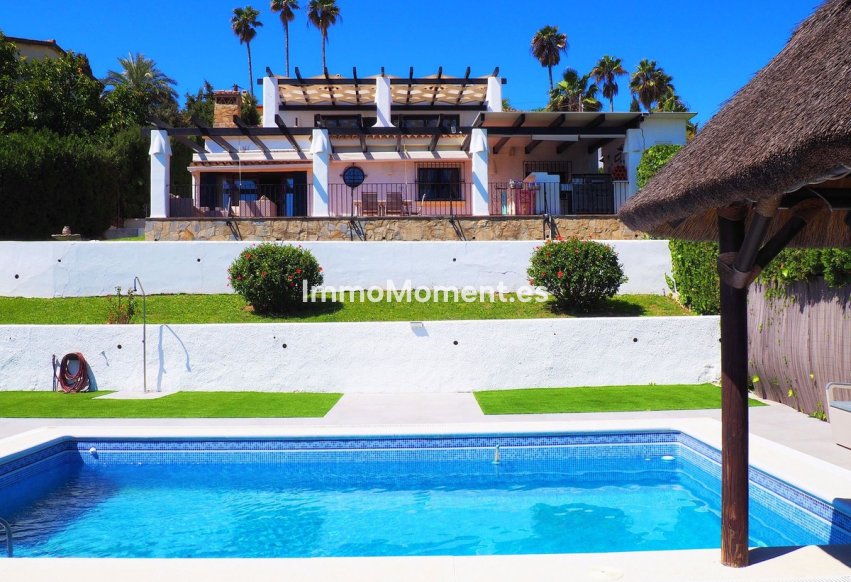 Reventa - Villa independiente - Estepona  - Estepona Centro