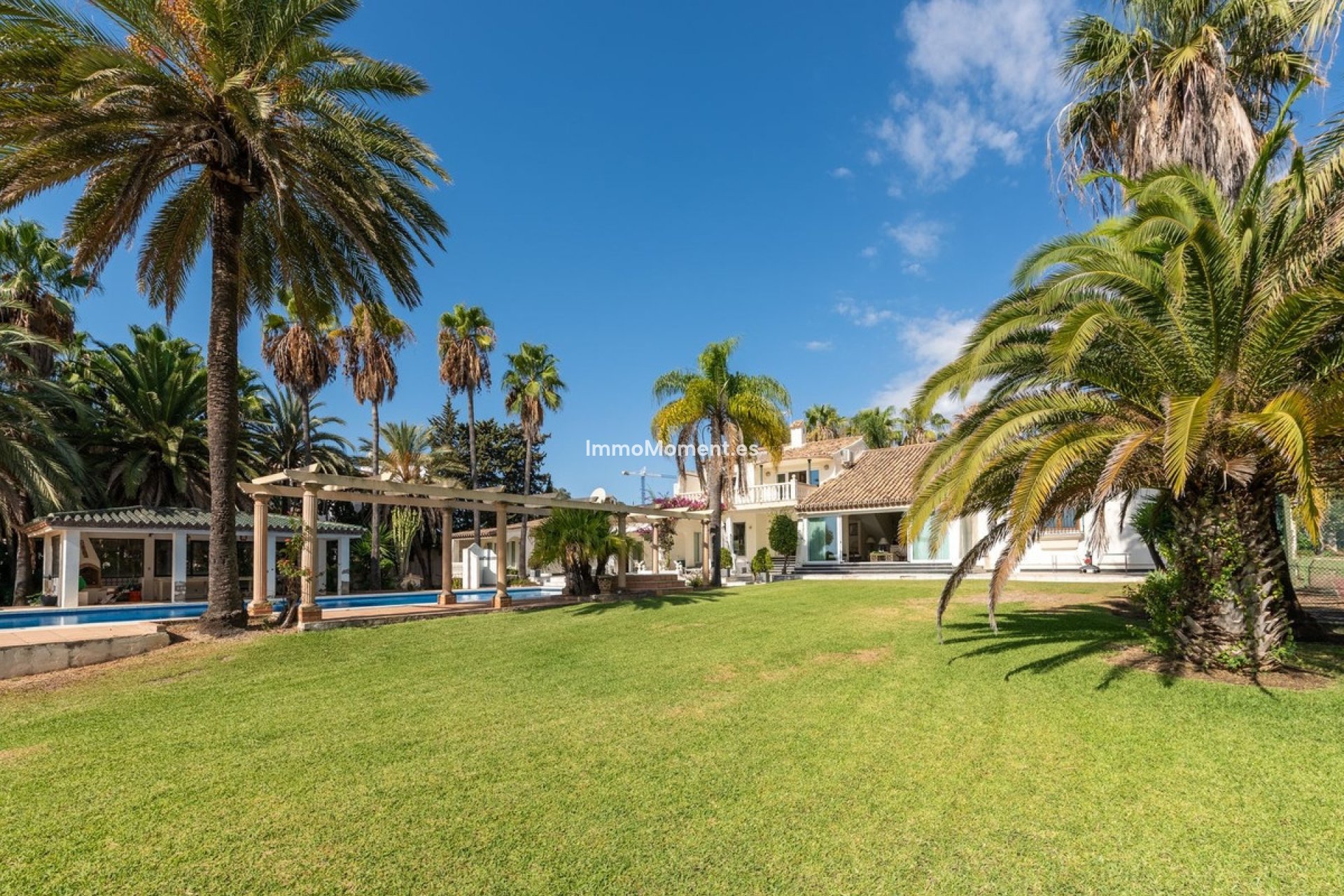 Reventa - Villa independiente - Estepona  - Estepona Centro