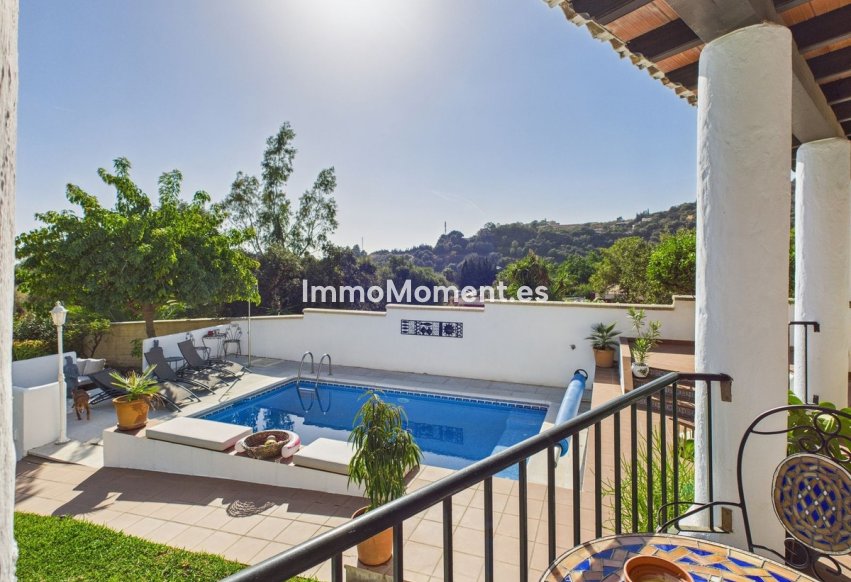 Reventa - Villa independiente - Estepona  - Estepona Centro