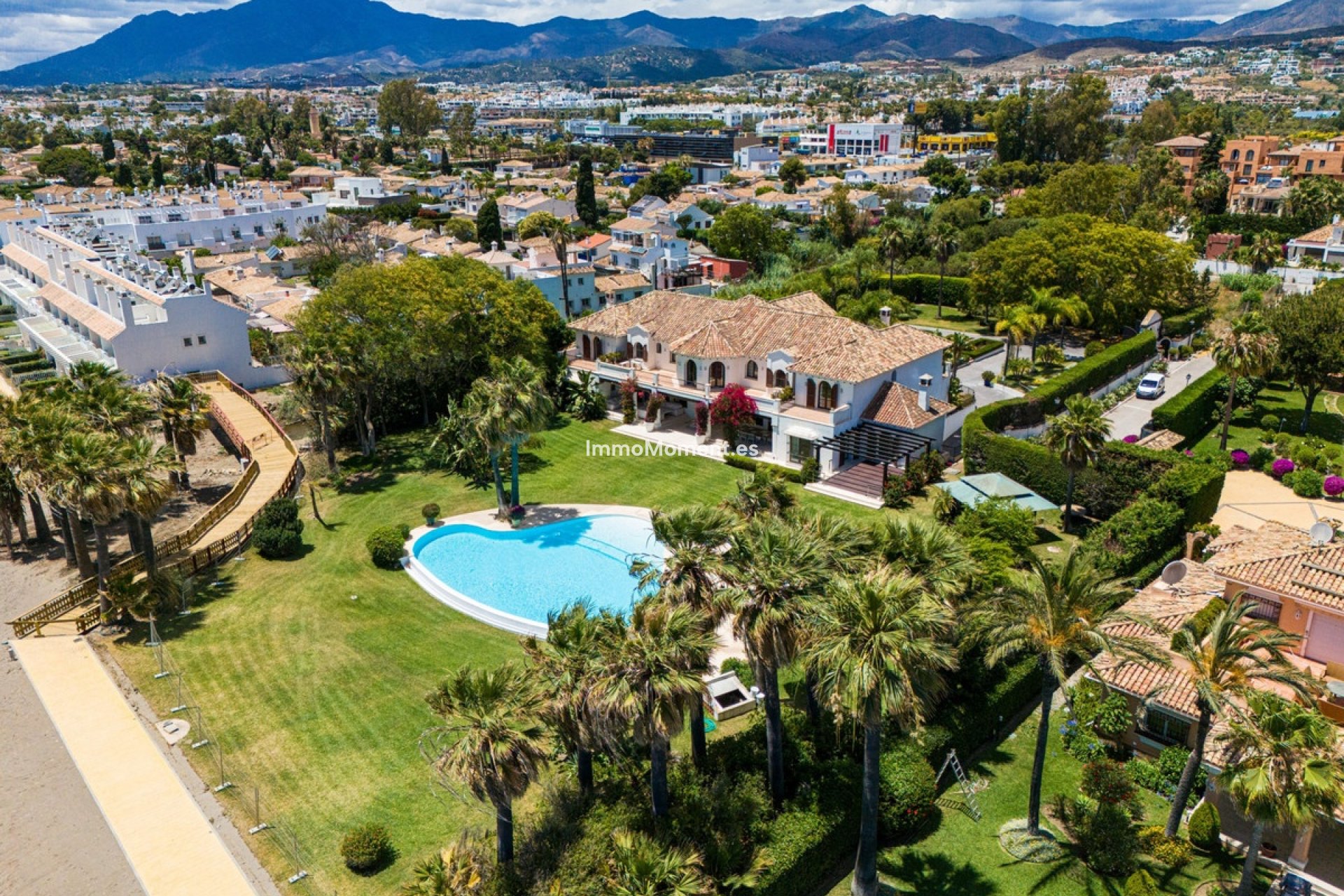 Reventa - Villa independiente - Estepona  - Estepona Centro