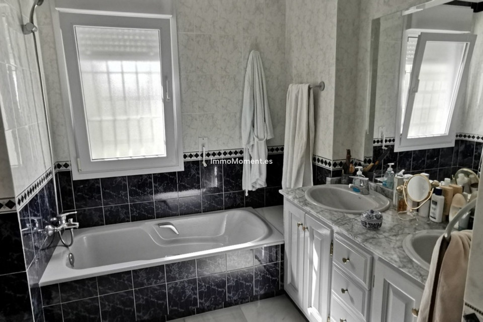 Reventa - Villa independiente - Estepona  - Estepona Centro