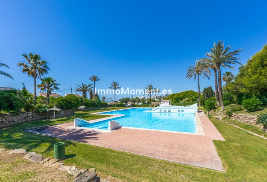Reventa - Villa independiente - Estepona  - Estepona Centro