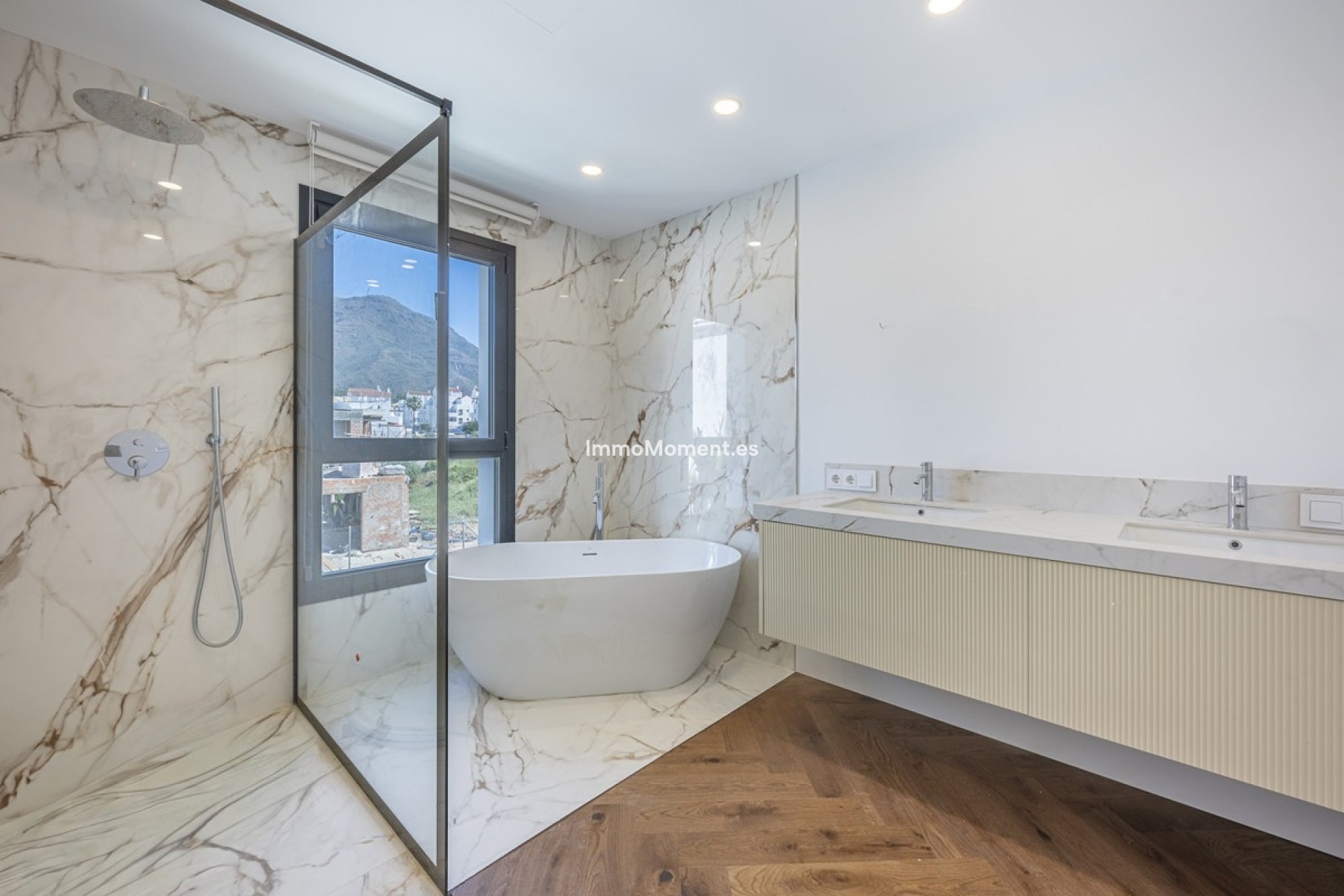 Reventa - Villa independiente - Estepona  - Estepona Centro