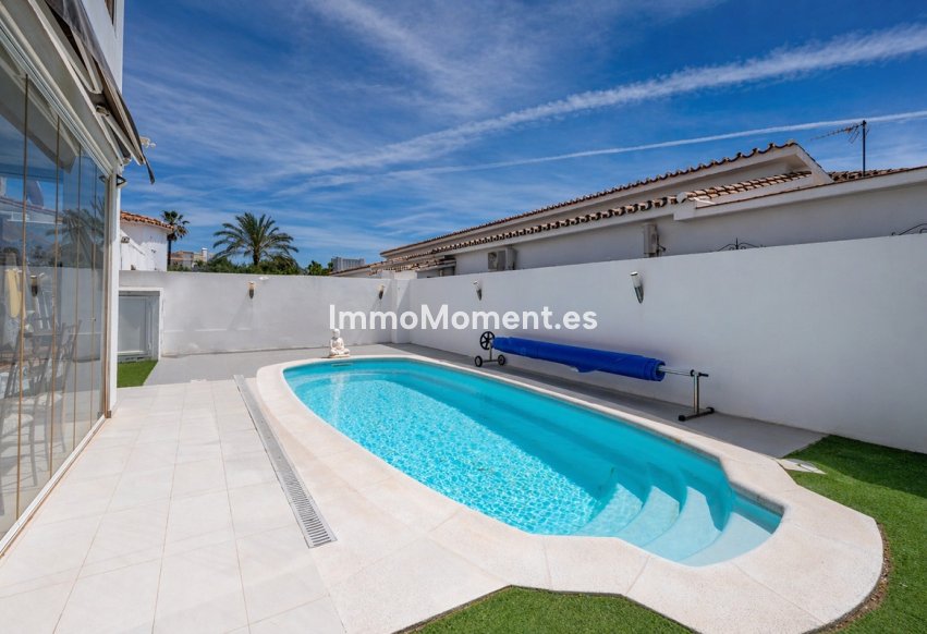 Reventa - Villa independiente - Estepona  - Estepona Centro