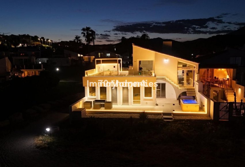 Reventa - Villa independiente - Estepona  - Estepona Centro