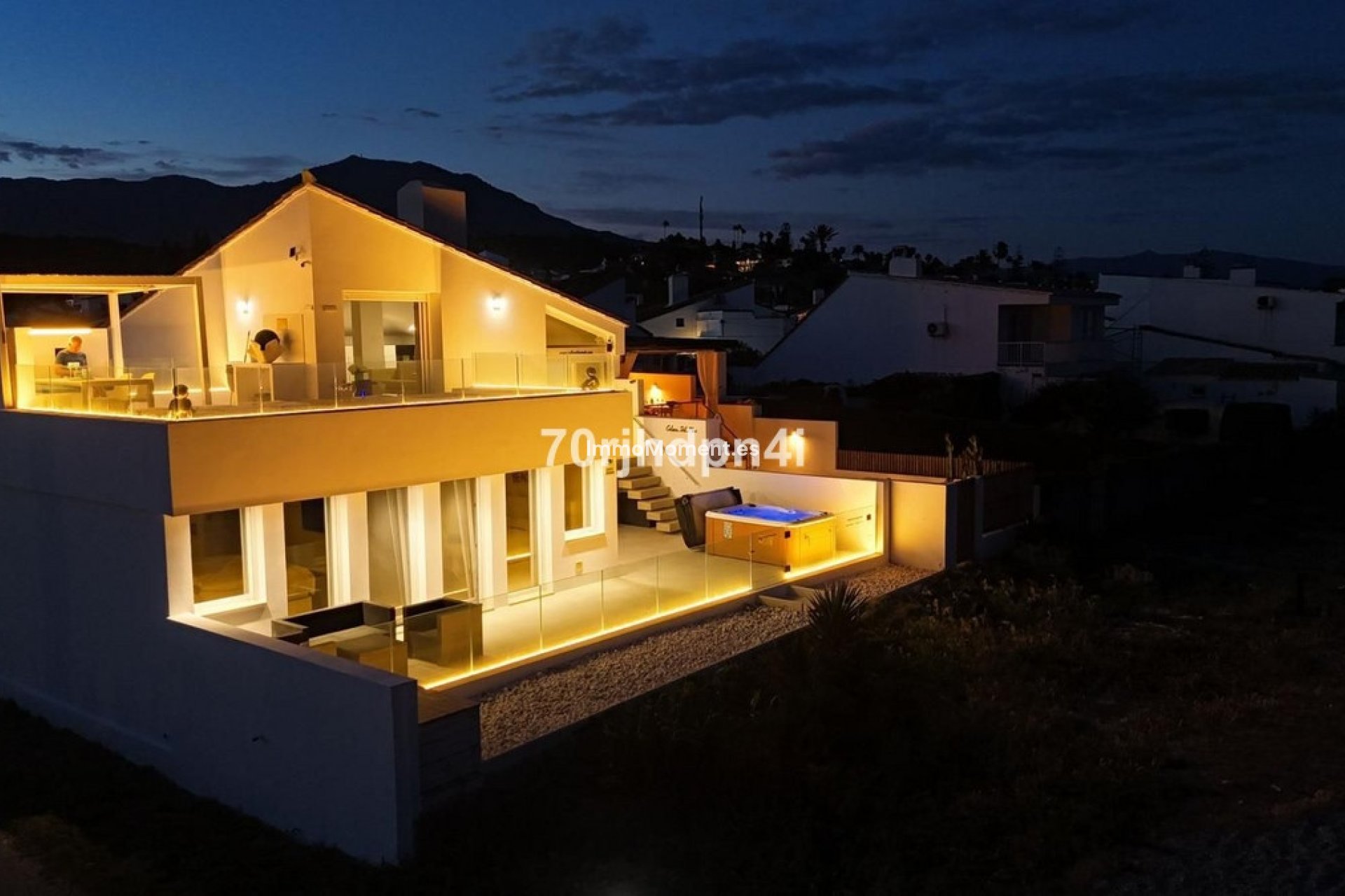 Reventa - Villa independiente - Estepona  - Estepona Centro