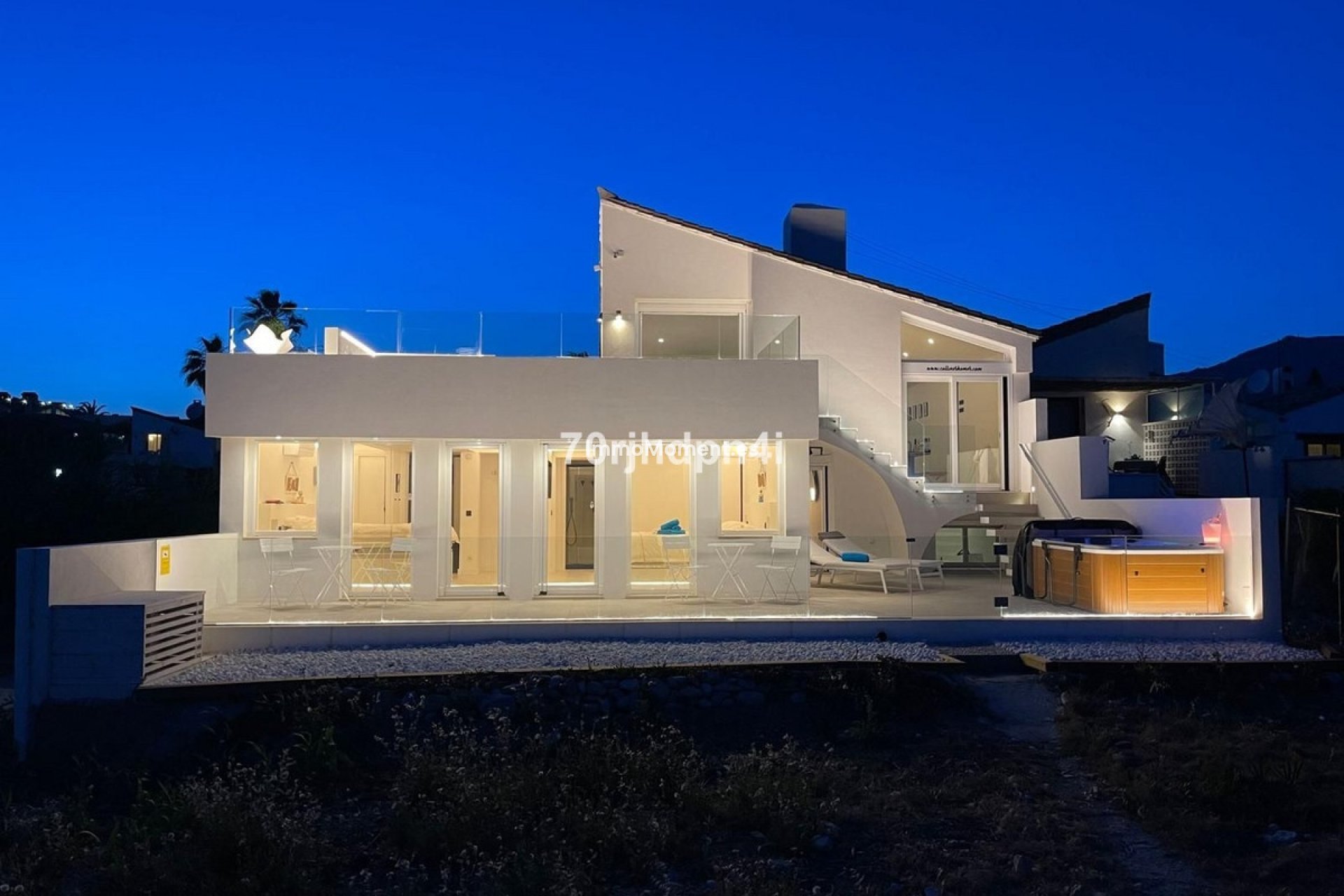 Reventa - Villa independiente - Estepona  - Estepona Centro